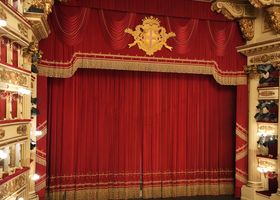 Curtain Call Theatre